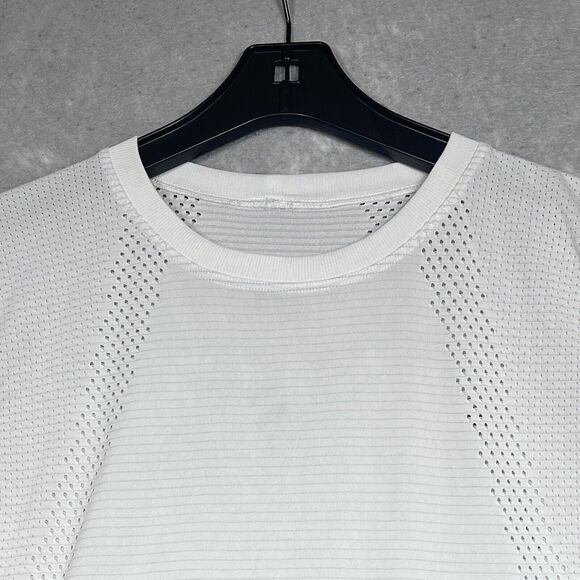 Lululemon Shirt Womens Size 6 White Short Sleeve Crew Neck Perforated Mesh Tee - Picture 2 of 12